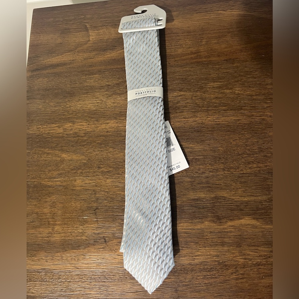 NEW PERRY ELLIS SPENCE GEO SLIM TIE